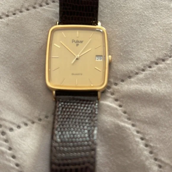 Men’s Pulsar Quartz Watch - Picture 3 of 5